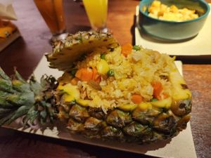 fried rice in pineapple at Hồi in Ha Long