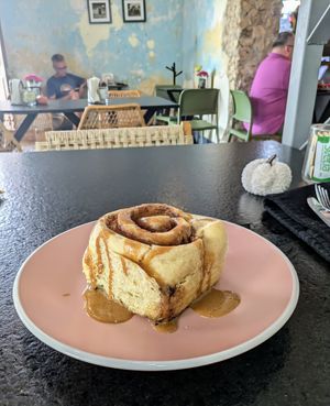 Rol de Canela - Cinnamon Roll at Arista Barista Cafe in Merida