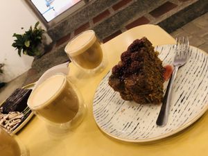 Chai y torta de zanahoria   at Casa Hoja in Pereira