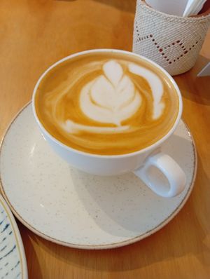 Capuchino con leche vegetal at Casa Hoja in Pereira