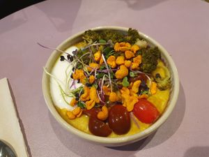 Golden Goodness bowl at O'YO - Sint Baafs in Ghent