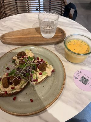 Soup and falafel toast at O'YO - Sint Baafs in Ghent