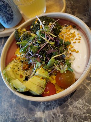 Golden goodness bowl at O'YO - Sint Baafs in Ghent