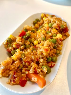 Quinoa, green bean, carrot, peas, sweetcorn, red pepper, rapeseed oil, sunflower seeds, paprika powder, salt, lemon zest, concentrated lemon juice, parsley, rice starch at IKEA in Oviedo