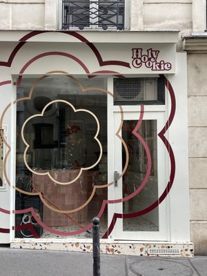 Closed when it’s supposed to be open  at Holy Cookie in Paris