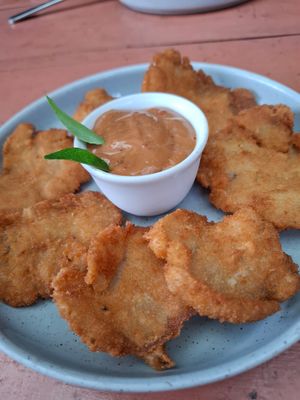 Batrered mushrooms at The White Rabbit  in Ella