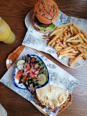 Shawarma, house salad, Smoke Mountain and chips at The Head of Steam in Sheffield