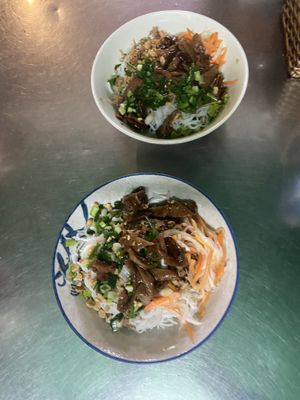 Delicious noodles with bbq seitan   at Goi Cuon Chay - Food Stall in Ho Chi Minh City
