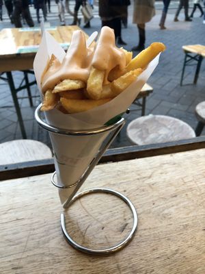 Fires with Spicy Mayo at Maoz - Leidsestraat in Amsterdam