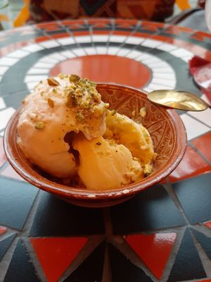Ice cream with pistachios at Delrobah in Antwerpen
