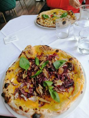 Vegana e Regina vegana at Milli Eat&Drink in Trento