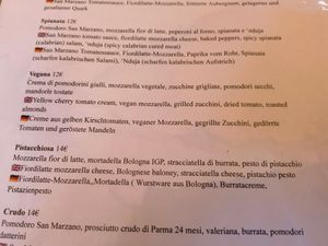 Ingredienti pizza vegana at Milli Eat&Drink in Trento