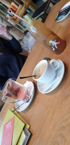 Tee / Kaffee Crema / Pfirsich-Limetten Eistee at Hans Im Glück in Braunschweig