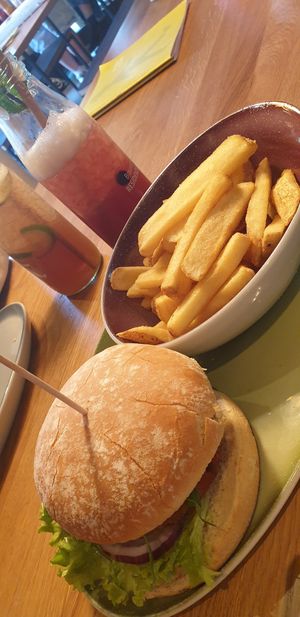 Kutscher Burger at Hans Im Glück in Braunschweig