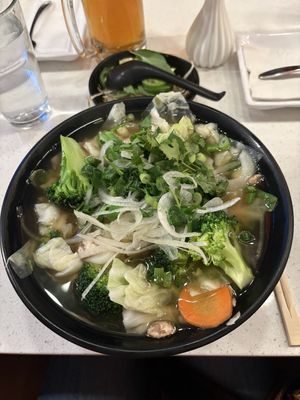   at eM Que Viet in St Paul