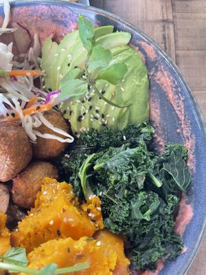 Kale and avo  #Veganuary at Dizy's in Gregory Hills
