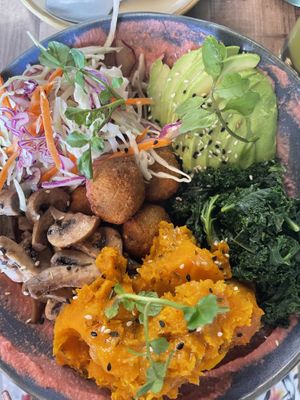 Vegan bowl for breakfast until 12 #Veganuary at Dizy's in Gregory Hills