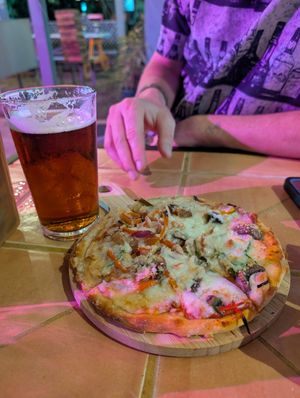 Small 'za at La Fortuna Pub in La Fortuna