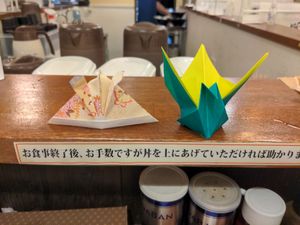 Origami gifts from the owner at Tokyo Ramen Tower - 東京らあめんタワ in Tokyo