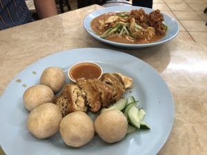 Chicken rice balls and mee rebus at Shui Xian Su Shi Yuan in Malacca