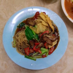 Veg Wanton Mee (wanton has no filling😂) at Shui Xian Su Shi Yuan in Malacca