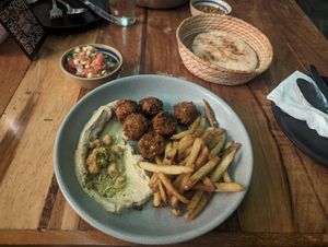 Falafel plate 4/5 at Moshe Cube in Playa Del Carmen