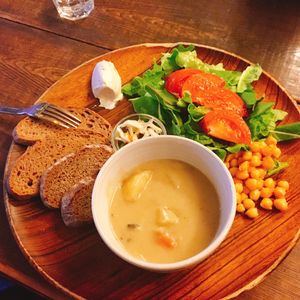 천연효모빵과 현미야채스프 플레이트 bread, chickpea salad, veggie stew, tofu spread (VG)  at Cafe Sukkara - 수카라 in Seoul