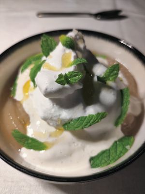 Peach and cream, mint, with a pinch of sea salt at and/or  in Antwerpen