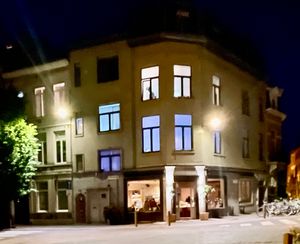  at and/or  in Antwerpen