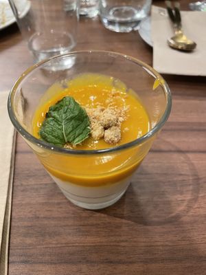 Panna cota de manga  at Giulietta - Pizzeria & Cucina Vegana in Lisbon