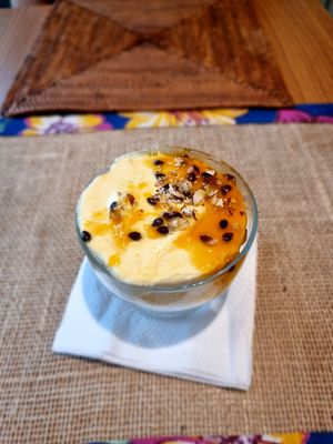 Mousse de maracujá vegano at Cri Cri Cru Restaurante (Loja Bênção Brasil) in Sao Paulo