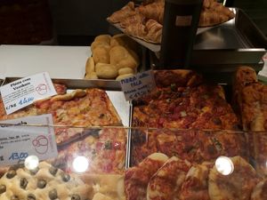 Pizzette varie at L Arte del Buon Pane in Bergamo