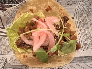 Seitan tacos with hoisin sauce and pickled onion 🌮 🧅   at El Temple in Benidoleig