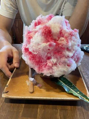   at Taketomi-jima Parlor Ganju-ya  竹富島ぱーらー願寿屋・島宿願寿屋 in Taketomi