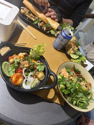 Pho, Bun Thit Nuong, Pad Thai, Bocata  at Ama Elur in San Sebastian