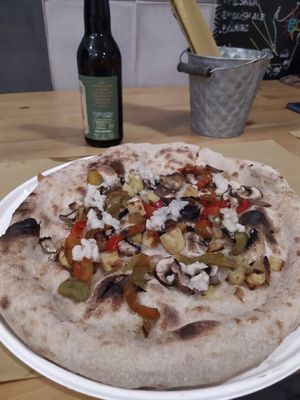 veghurina pizza at Pizzeria Grains in Cagliari