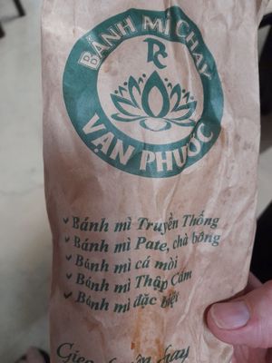 Take away packing at Vạn Phước Bánh Mì Chay - Food Stall in Ho Chi Minh City