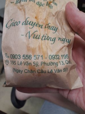 Take away packing at Vạn Phước Bánh Mì Chay - Food Stall in Ho Chi Minh City