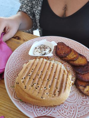 Hamburger at Alubia plant power in Mallorca