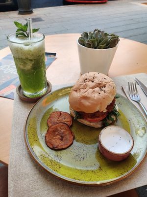 Lentil burger (tasty and filling) at Alubia plant power in Mallorca