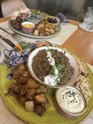 Lentil Daal, chickpea balls  at Alubia plant power in Mallorca