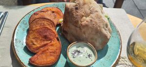 Vegan kebab at Alubia plant power in Mallorca