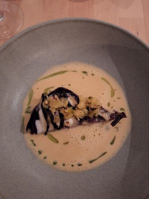 3rd course: red cabbage with tonka sauce at Gerüchteküche in Graz