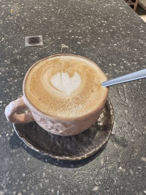 Dirty chai latte   at Honest Greens - Fuencarral in Madrid