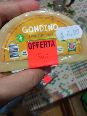 Gondino a metà. Disponibile anche la forma intera at ARD Discount - Naturium Bio Urban Market in Montepaone