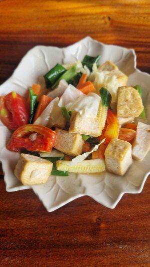 tasty tofu with vegetables at Paradise Pearl in Koh Phi Phi