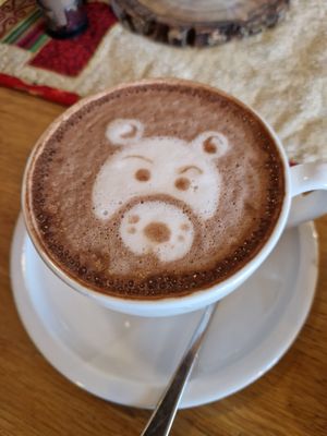 Vegane heiße Schokolade mit Hafermilch at Café Eders in Zirndorf