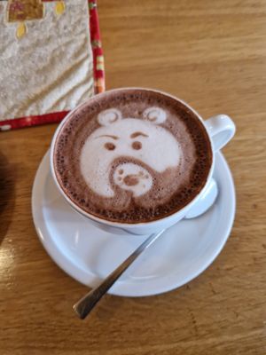 Vegane heiße Schokolade mit Sojamilch at Café Eders in Zirndorf