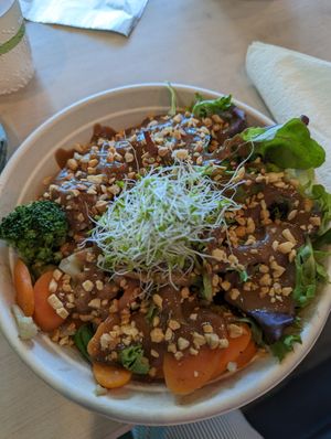 buddha bowl at Earth Aloha Eats in Kihei