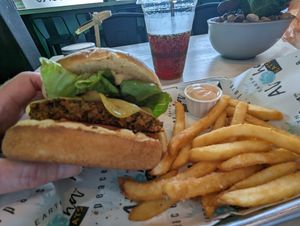 black-bean/sweet-potato burger on brioche bun, fries, root beer at Earth Aloha Eats in Kihei
